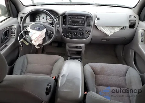 2002 Ford Escape Xlt from USA, damaged, VIN 1FMYU03132KB12421